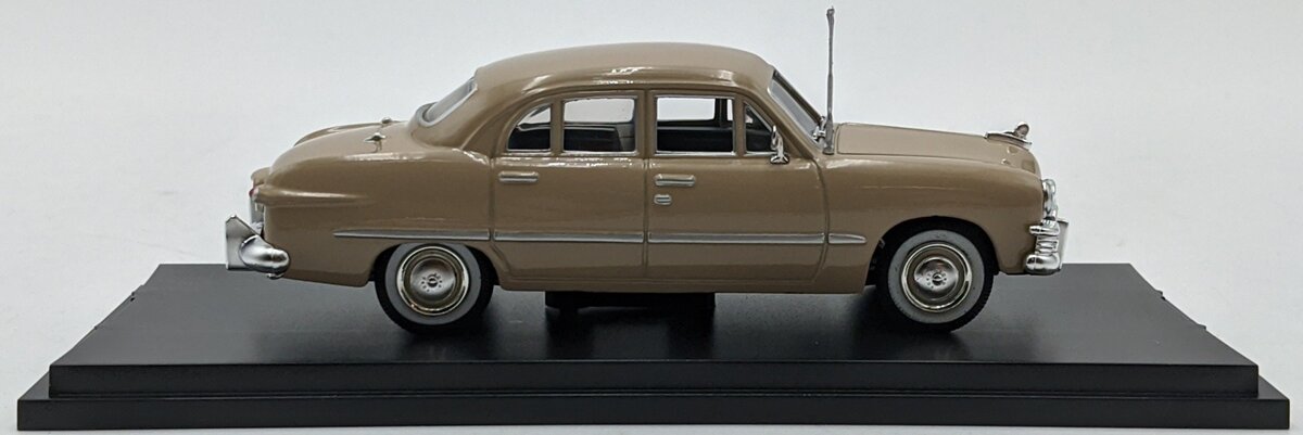 MTH 30-50085 1:43 1950 Sunland Beige Ford 4-Door Sedan NIB