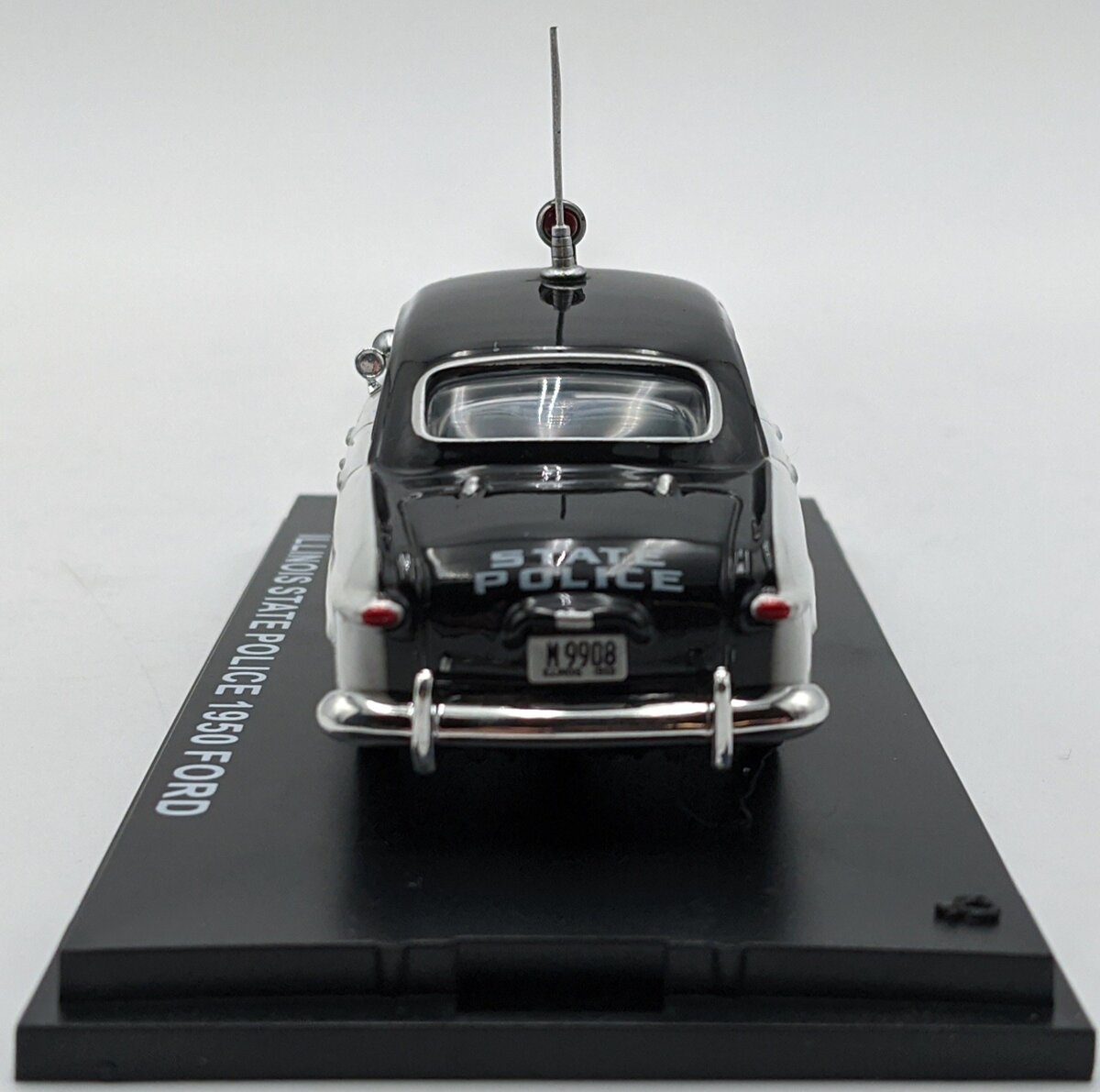 MTH 30-50086 1:43 Illinois State Police - 1950 Ford 4-Door Sedan NIB
