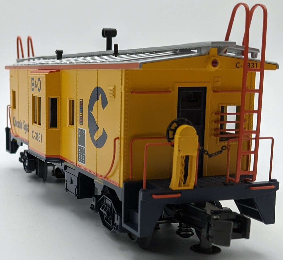 MTH 20-91101 O Chessie Bay Window Caboose NIB