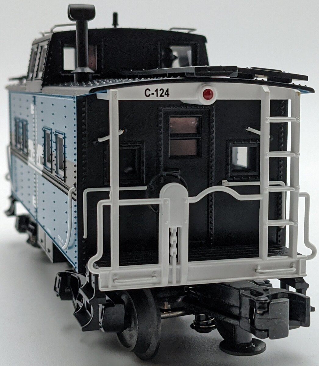 MTH 20-91064 O Gauge Boston & Maine Caboose #C-124 NIB