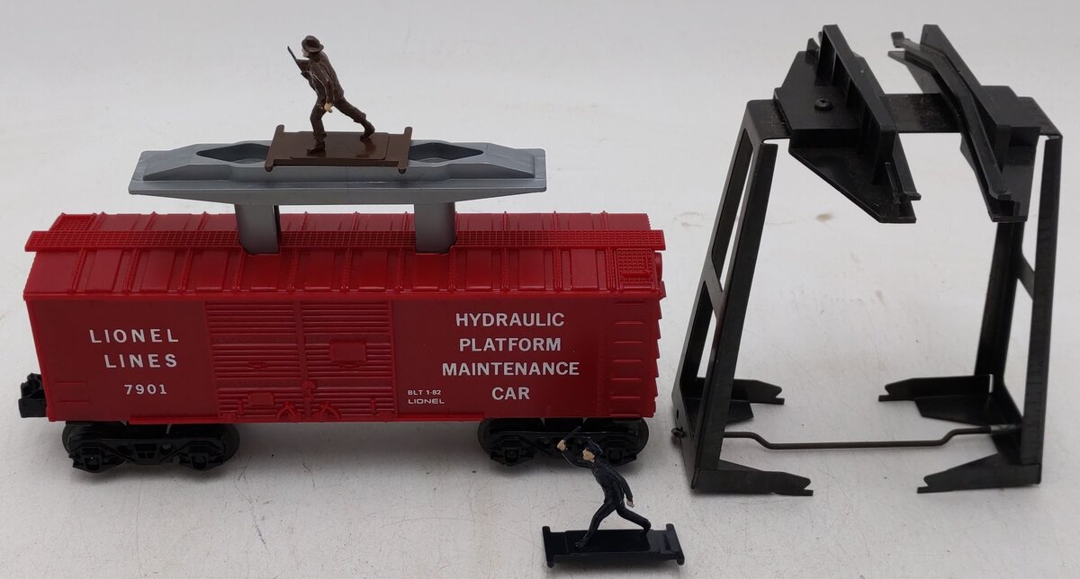 Lionel 6-7901 O Gauge Operating Cop & Hobo Car EX/Box