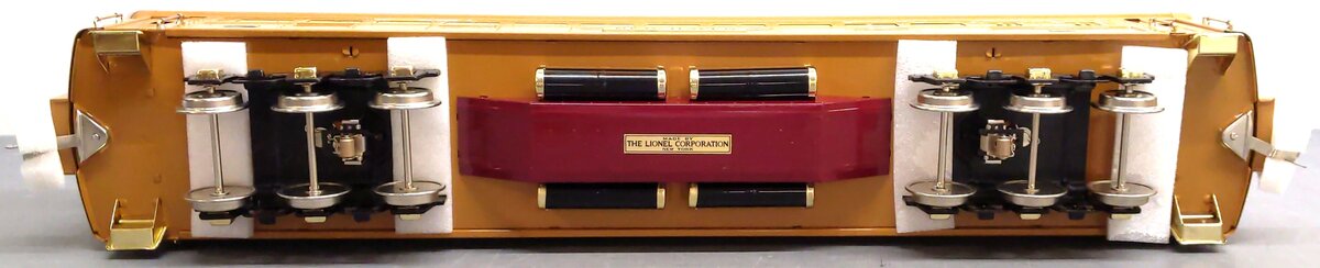 MTH 11-40082 Std. Gauge Showroom Coach Car Two-Tone Brown (New Haven) LN/Box