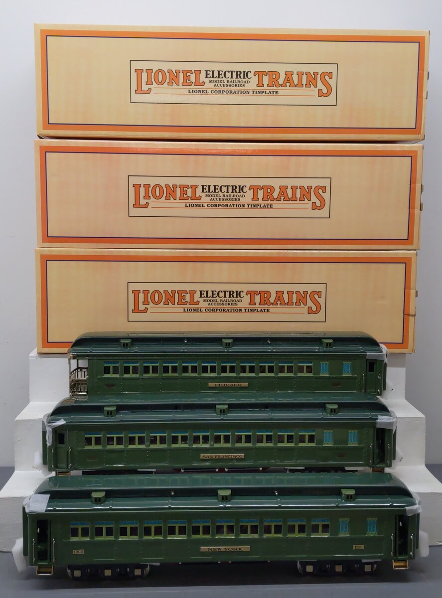 Lionel 11-40018 STD Gauge "Two Tone Green" Lionel Lines Passenger Car Set NIB