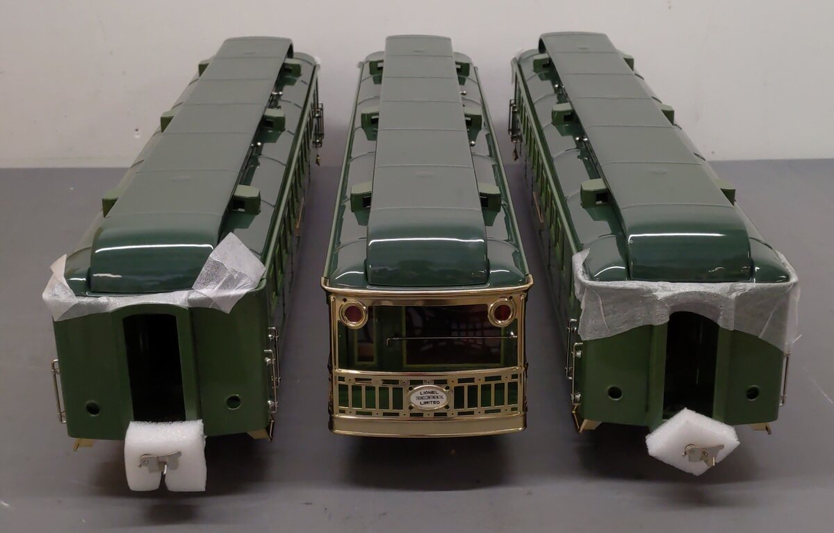 Lionel 11-40018 STD Gauge "Two Tone Green" Lionel Lines Passenger Car Set NIB