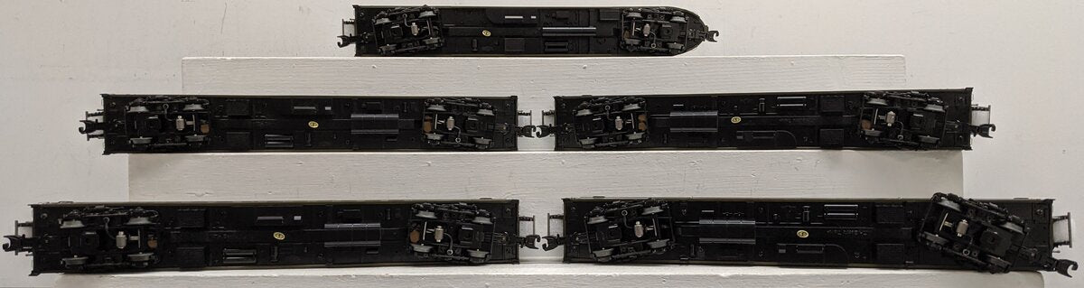 MTH 20-65257 O Gauge NYC 70' Streamlined Passenger 5-Car Set NIB