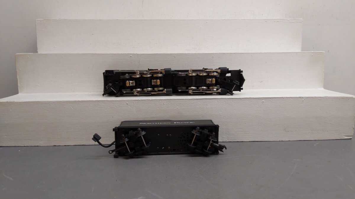 MTH 30-1157-1 O Gauge NP 2-8-8-2 Mallet Steam Locomotive & Tender w/PS1 #4502 EX/Box