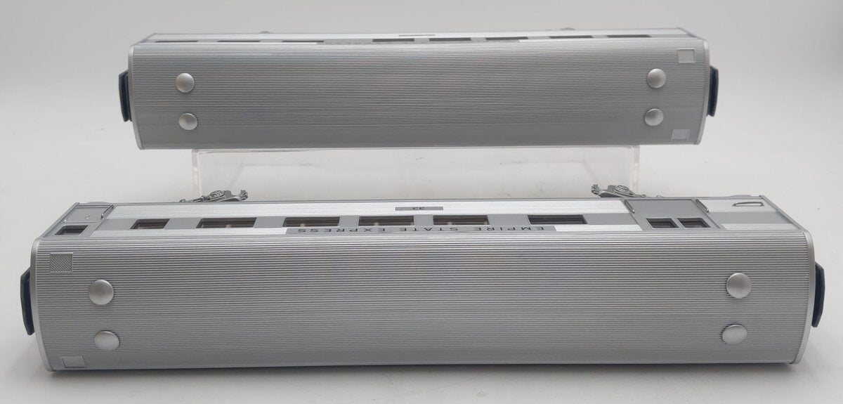 MTH 30-6126 O NYC RailKing O-27 Streamlined Combo/Diner Set (Set of 2) NIB