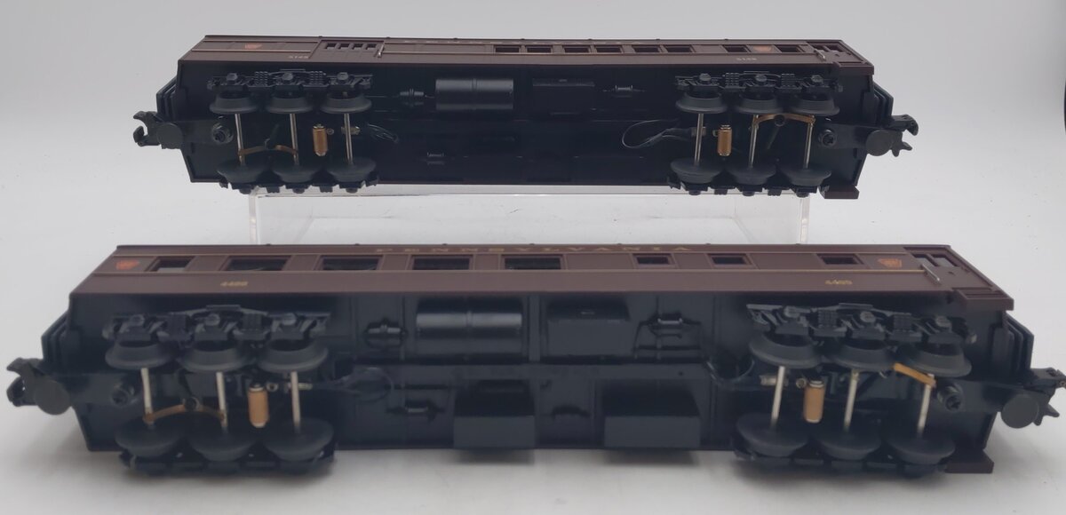 MTH 30-6251 O Pennsylvania Madison Combo/Diner Set (Set of 2) NIB