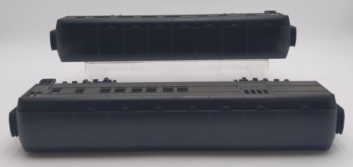 MTH 30-6268 O Reading RailKing O-27 Madison Combo/Diner Set (Set of 2) NIB
