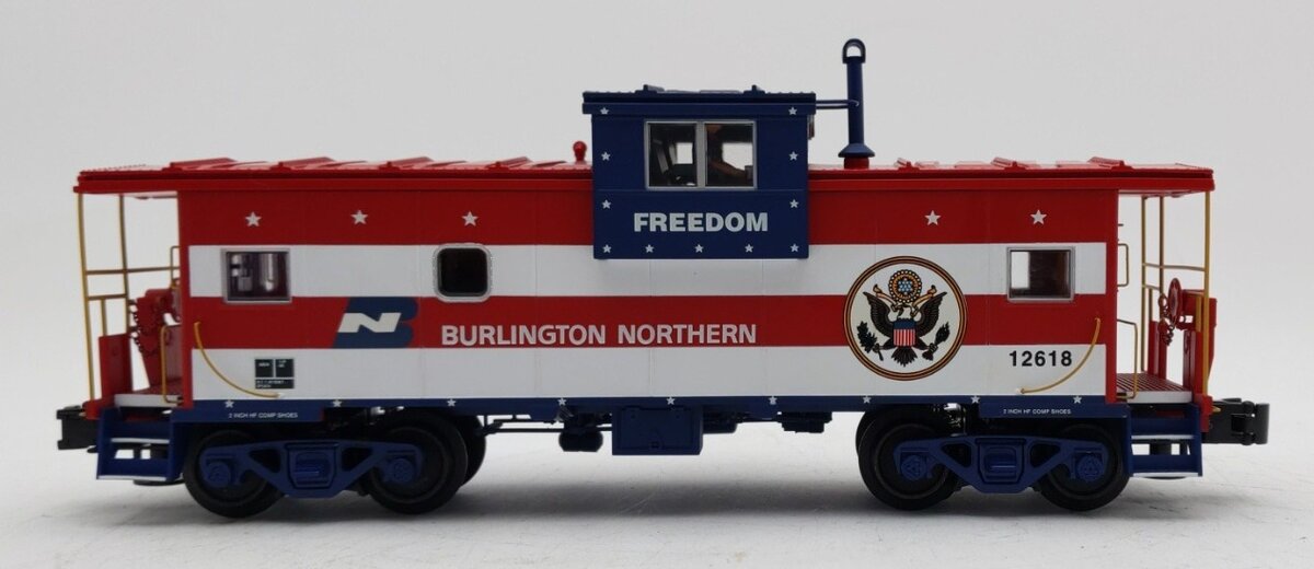 Atlas 6615 O Gauge BN Freedom Extended Vision Caboose #12618 - 3 Rail LN/Box