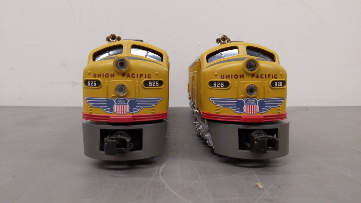 MTH 30-2180-1 O Gauge UP E-8 AA Diesel Engine Set #925A/926A w/PS1 EX/Box