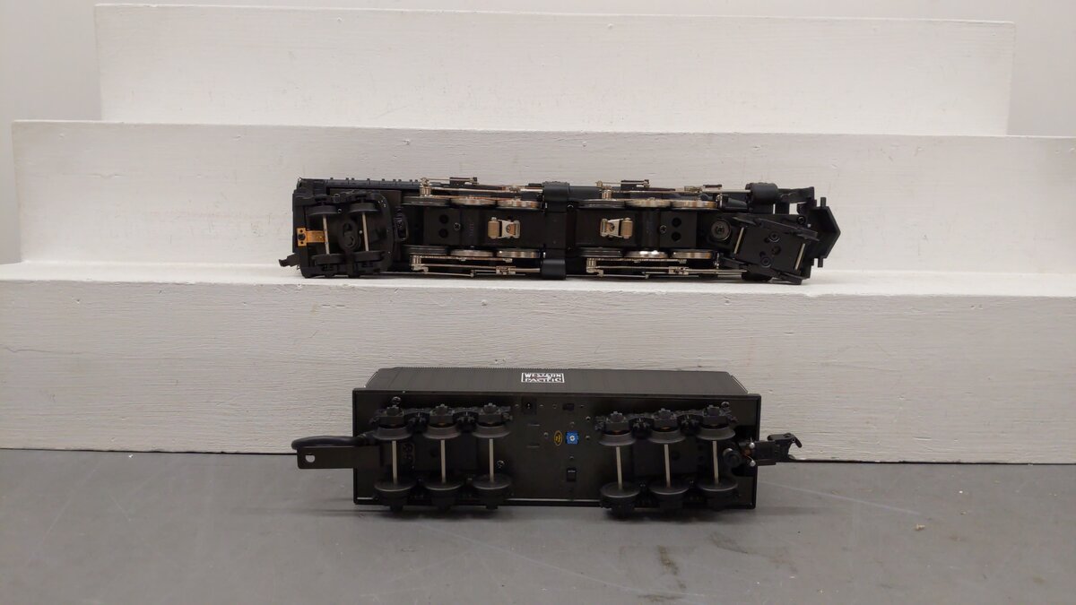 MTH 30-1196-1 Western Pacific 4-6-6-4 Challenger Steam Engine w/PS2 #402 EX/Box
