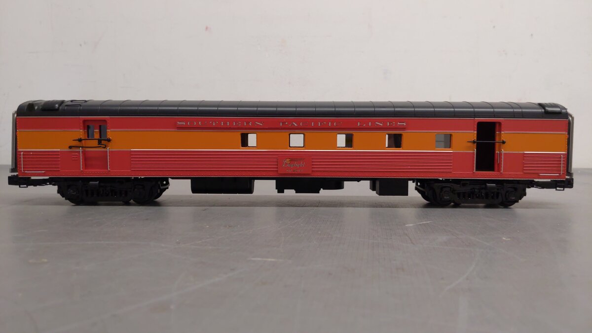 MTH 20-68217 Southern Pacific Lines 70' ABS RPO Passenger Car (Ribbed) EX/Box