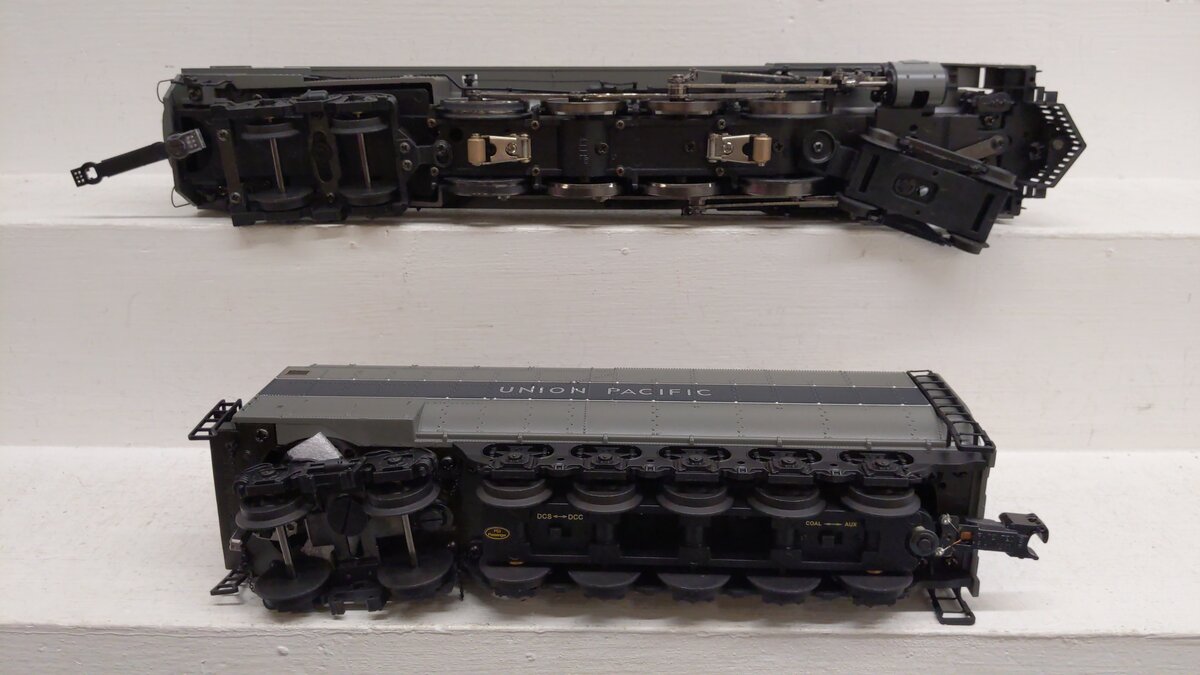 MTH 20-3533-1 O Gauge Union Pacific FEF-3 4-8-4 Steam Engine & Tender w/ PS 3.0 EX/Box