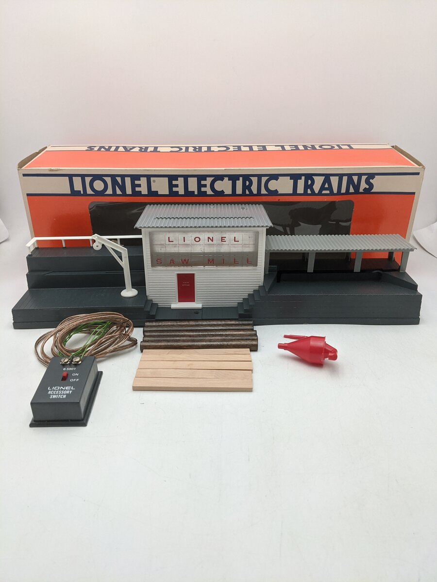 Lionel 6-2301 O Gauge Operating Sawmill EX/Box