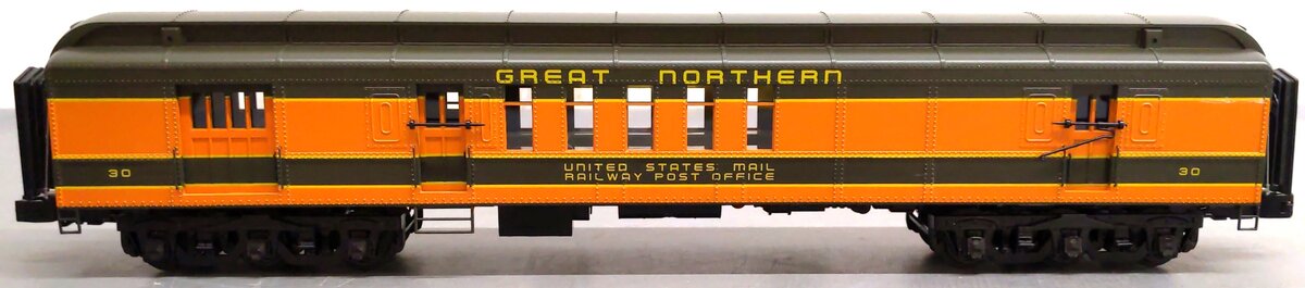 MTH 20-42011 O Great Northern 70' Madison RPO Car LN/Box