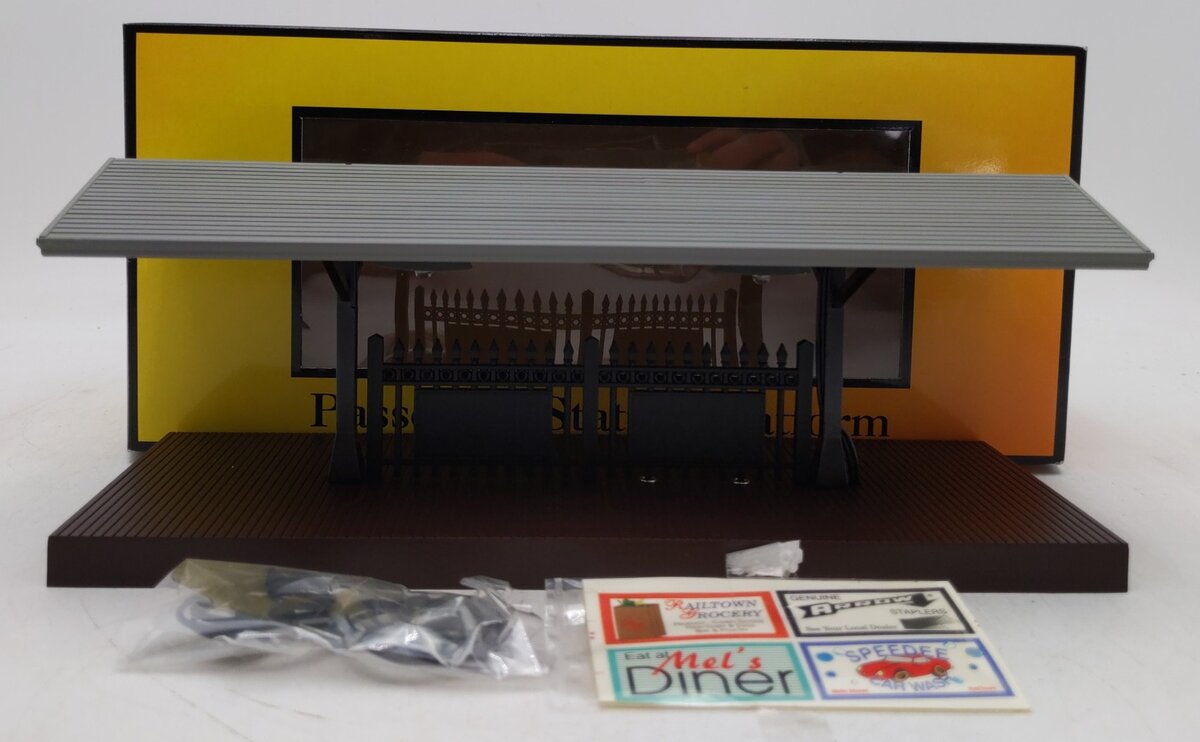 MTH 30-9006 O Gauge Passenger Station Platform (Gray Roof/Brown Base) NIB