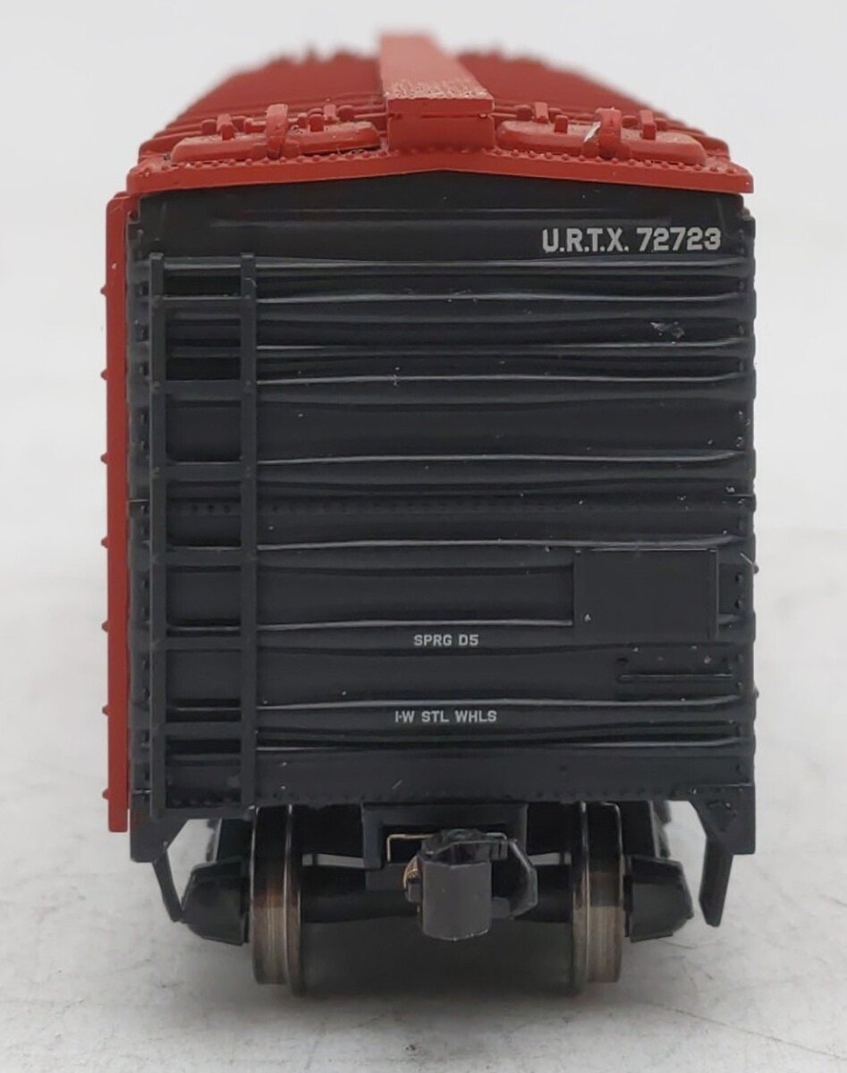 Walthers 910-3506 HO Union Refrigerator Trans. URTX 40' Steel Meat Reefer Black  EX