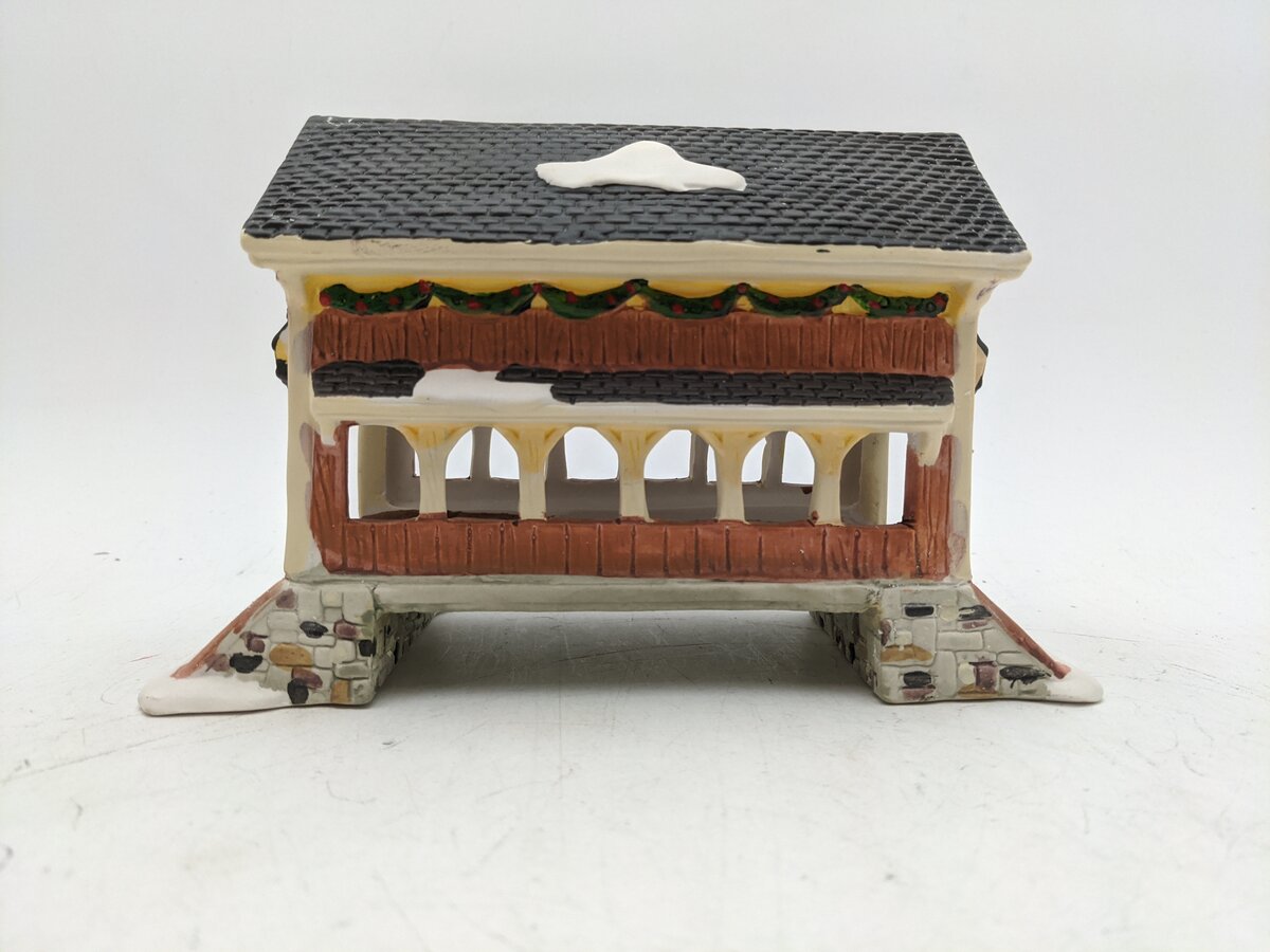 Home Accents 412927  Holiday Christmas Village- "Canterbury Covered Bridge" EX/Box