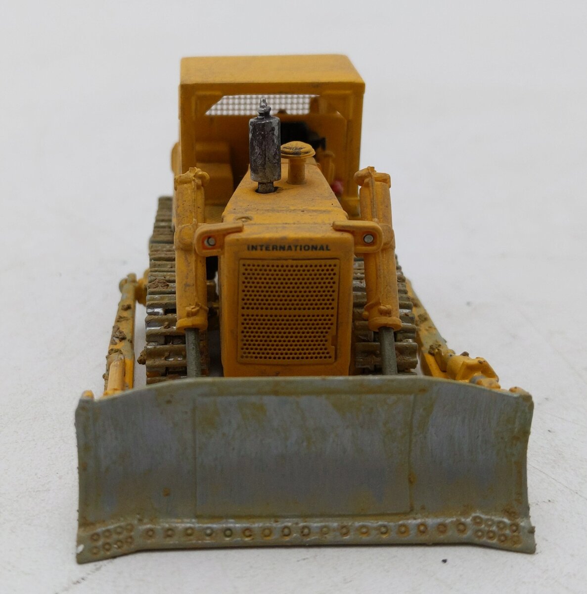 International Harvester TD-25 1:87 Weathered Diecast Diesel Crawler/Box
