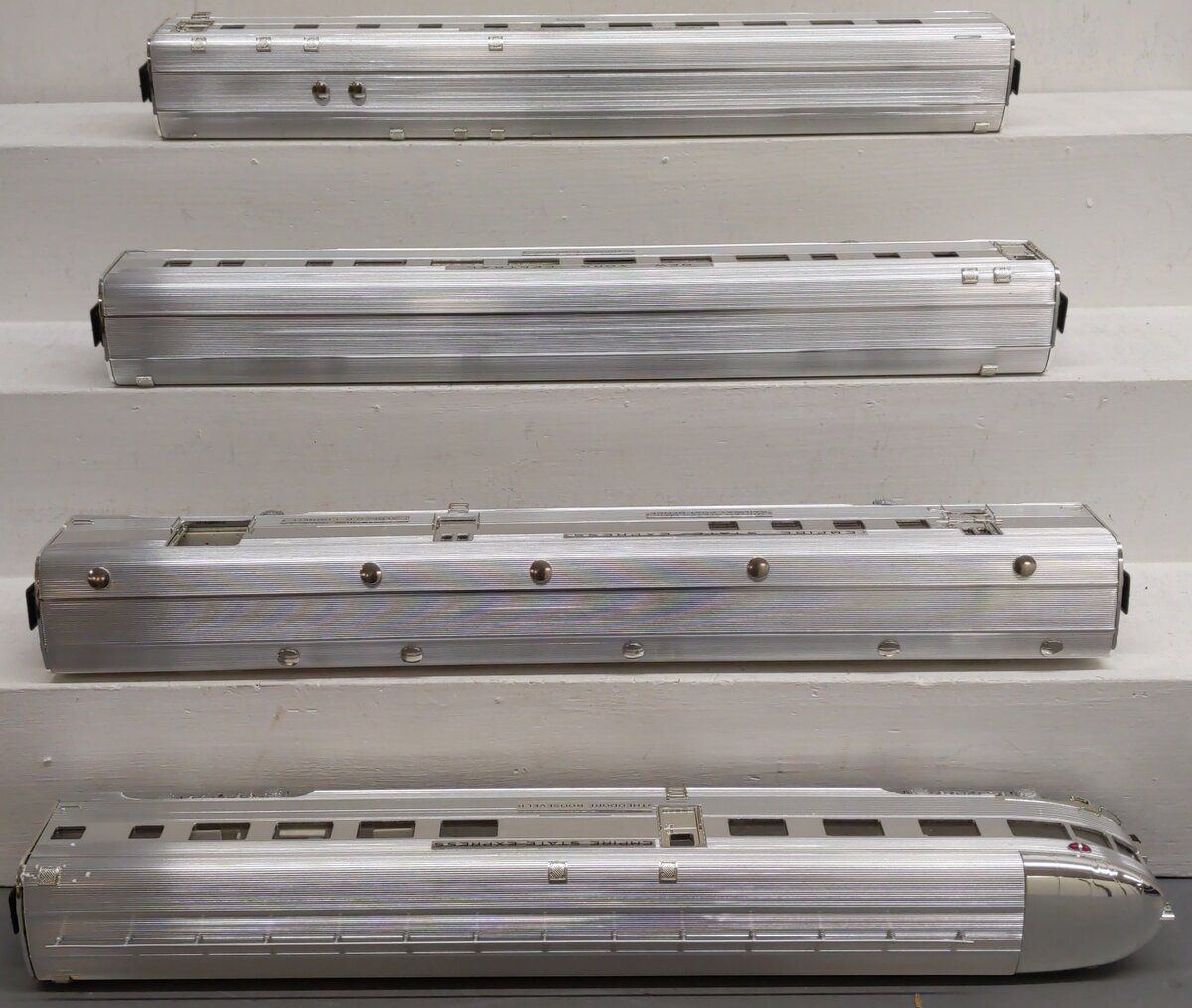 K-Line K4670B O NYC Empire State Express 21" Passenger Cars (Set of 4) EX/Box