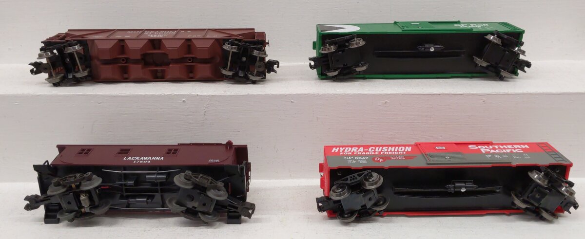 Menards & Lionel Assorted O Gauge Freight Cars [4] EX