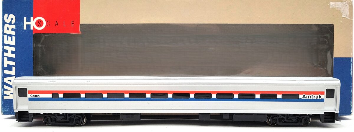 Walthers 932-6051 HO Scale Amtrak 85' Horizon Fleet Coach Car EX/Box