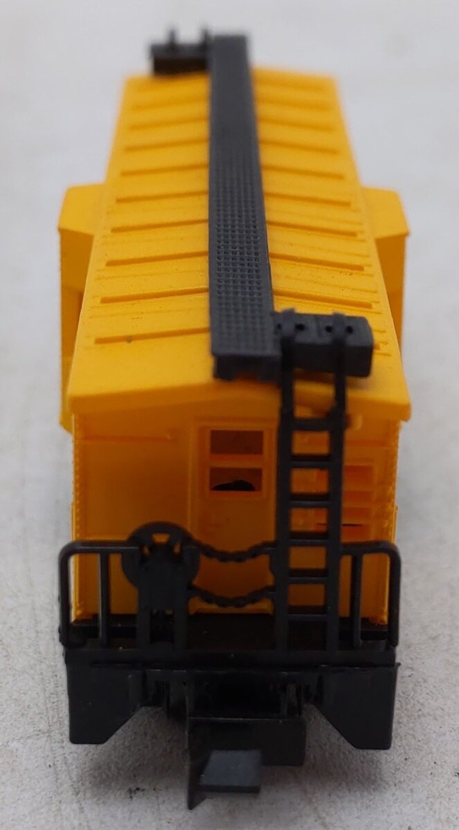 Model Power 3124 N Scale Union Pacific Bay Window Caboose EX/Box