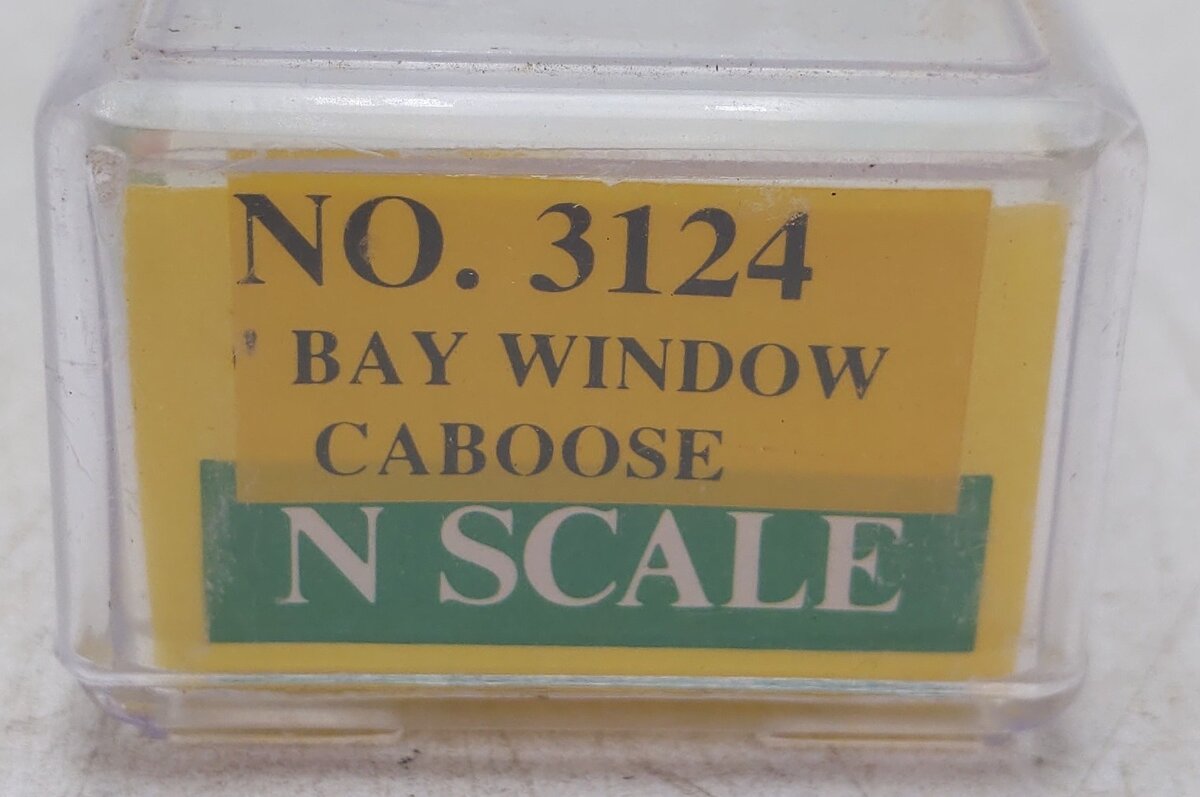 Model Power 3124 N Scale Union Pacific Bay Window Caboose EX/Box