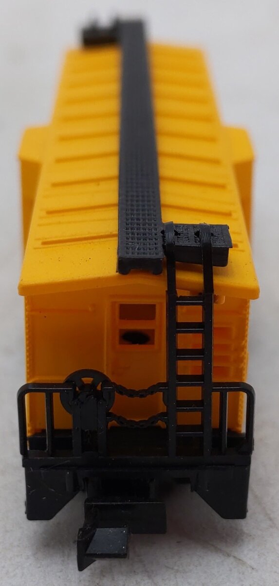 Model Power 3124 N Scale Union Pacific Bay Window Caboose EX/Box