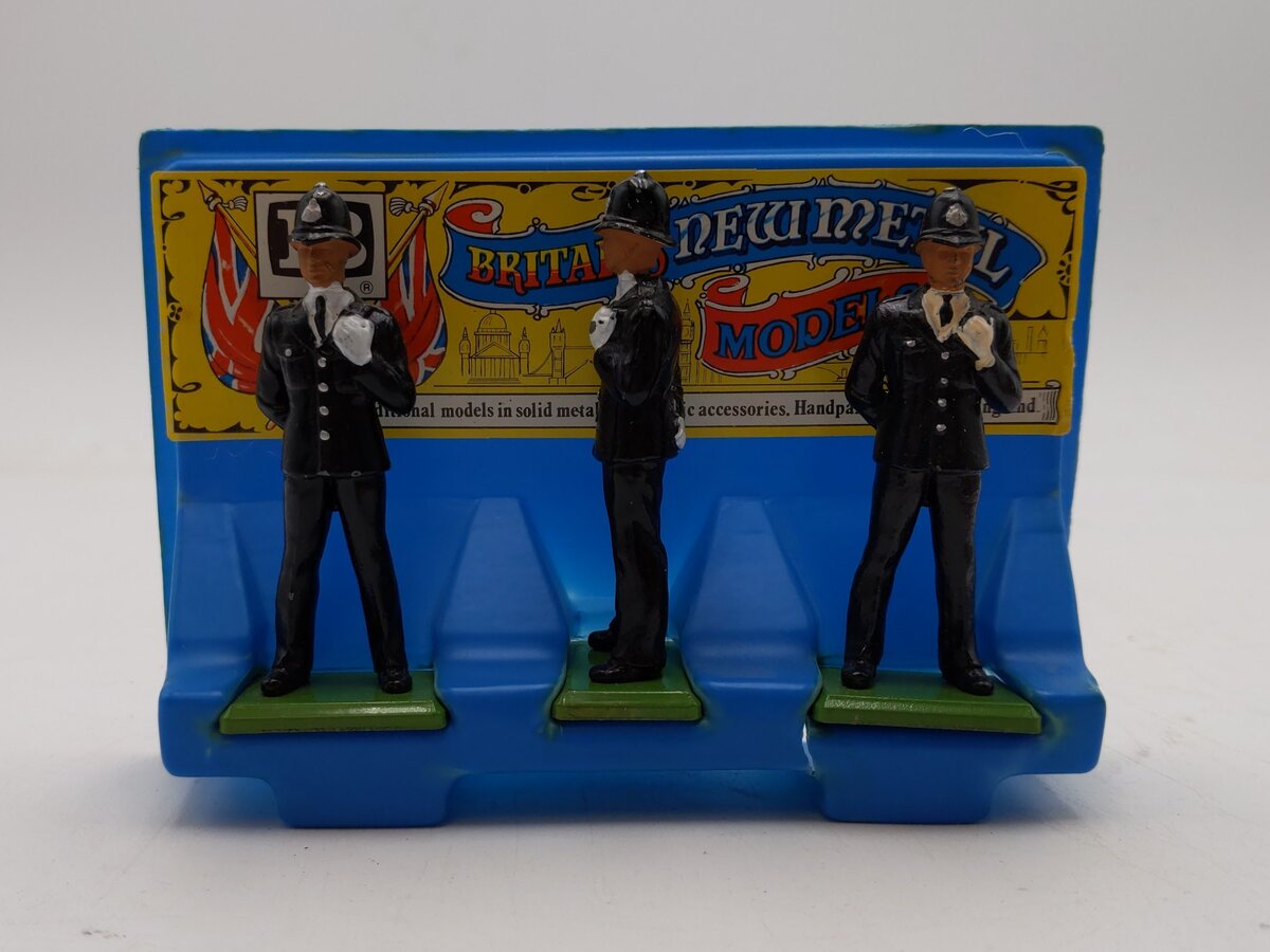 W. Britain 1:32 Scale Hand-painted metal figure (set of 3) EX