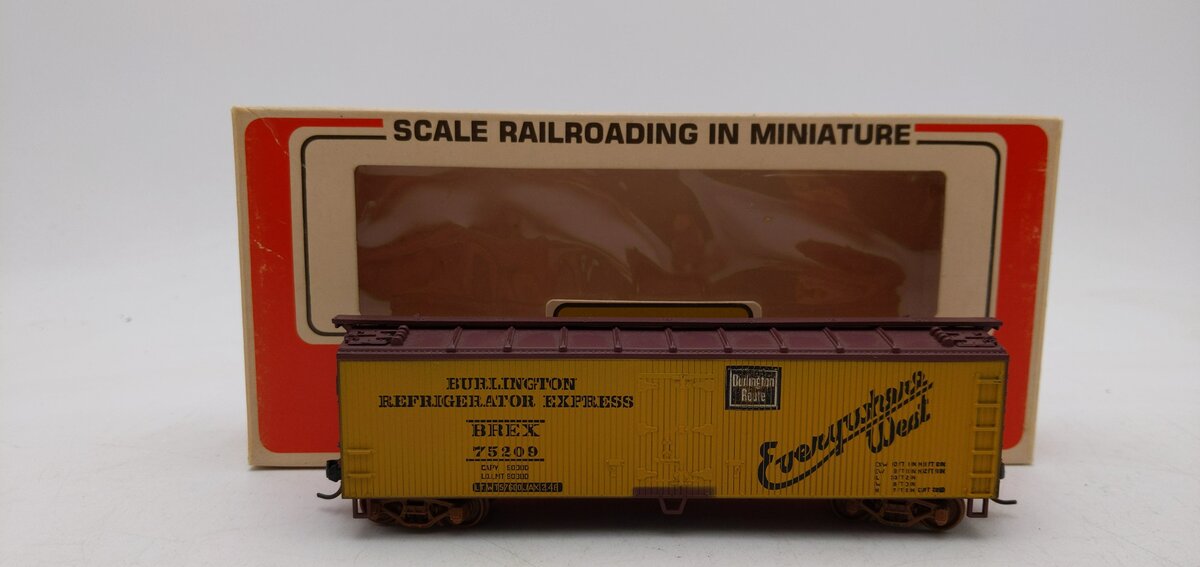 Train Miniature 2307 HO Burlington  40' Double-Sheathed Reefer Car 75209 LN/Box