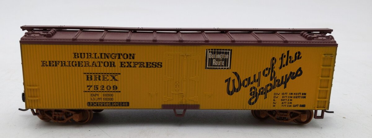 Train Miniature 2307 HO Burlington  40' Double-Sheathed Reefer Car 75209 LN/Box