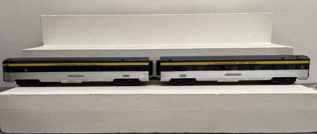 MTH 20-66226 O Chesapeake & Ohio 70' Ribbed 2-Car Sleeper/Diner Passenger Set