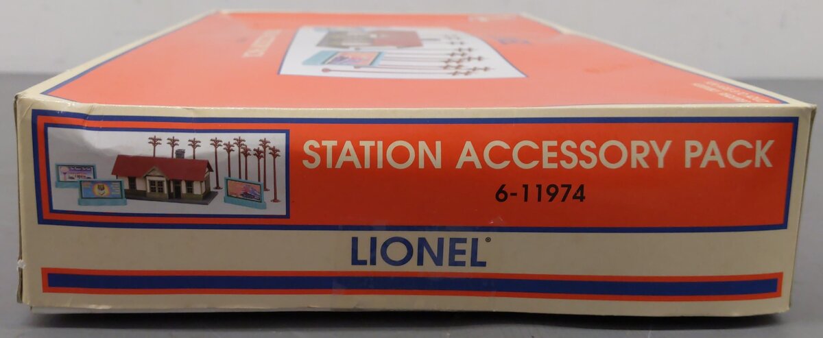Lionel 6-11974 O Scale Freight Station & Accessory Pack Building Kit EX/Box