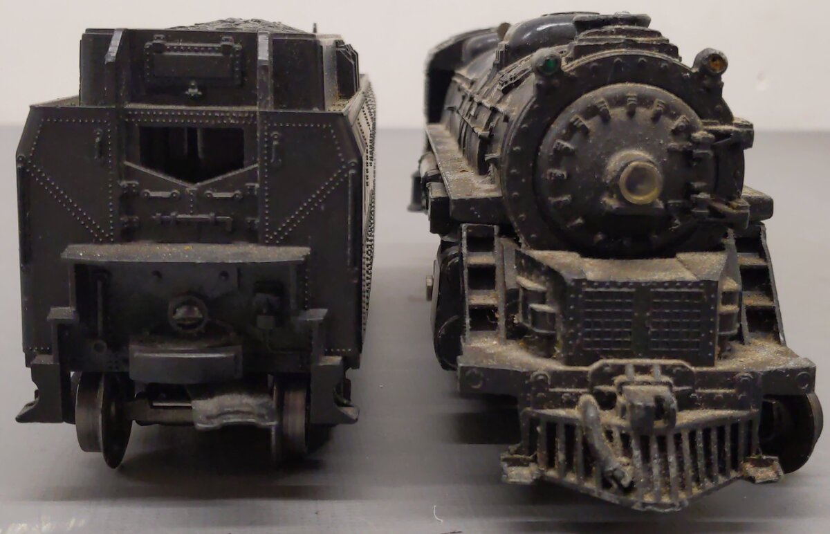 Lionel 2037 Vintage O 2-6-4 Die-Cast Steam Locomotive and 6026W Tender VG