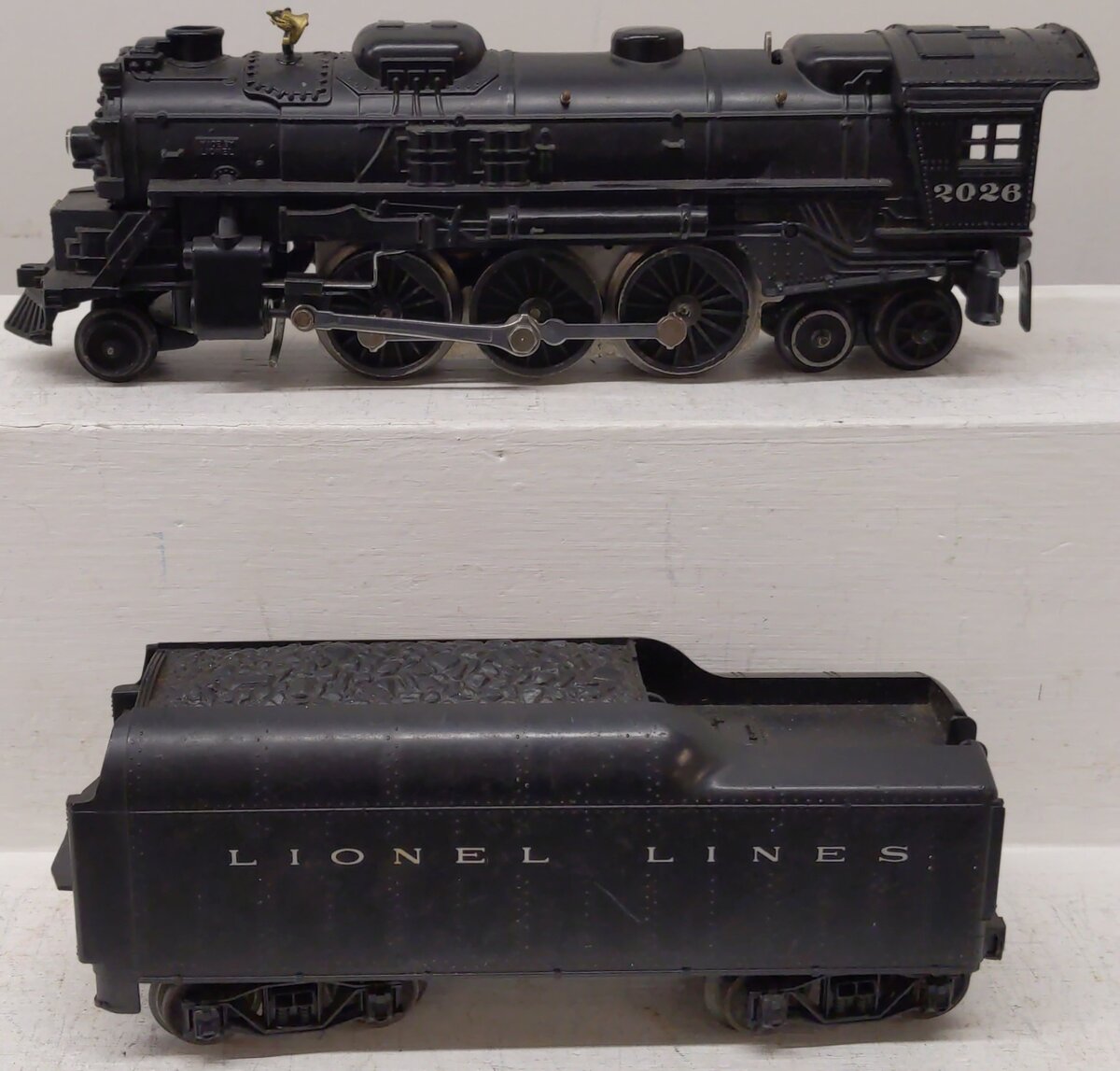 Lionel 2026 Vintage O Lionel Lines 2-6-2 Steam Locomotive w/242T Tender VG