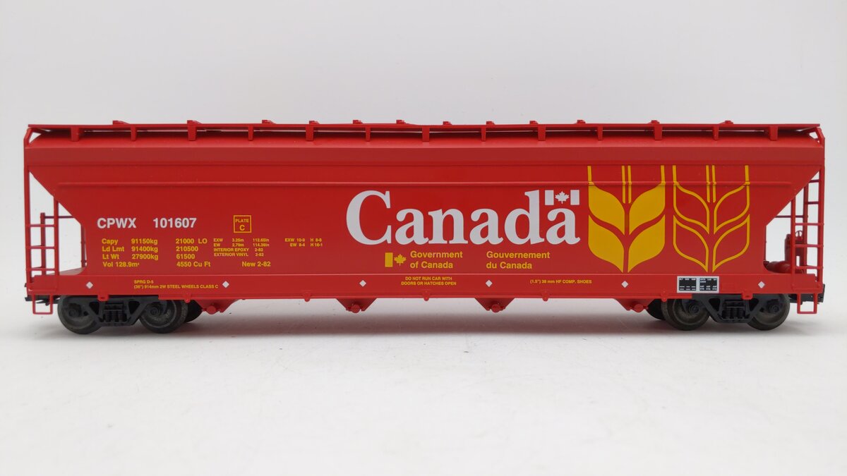 Weaver 101607 Canada 4-Bay Covered Hopper LN
