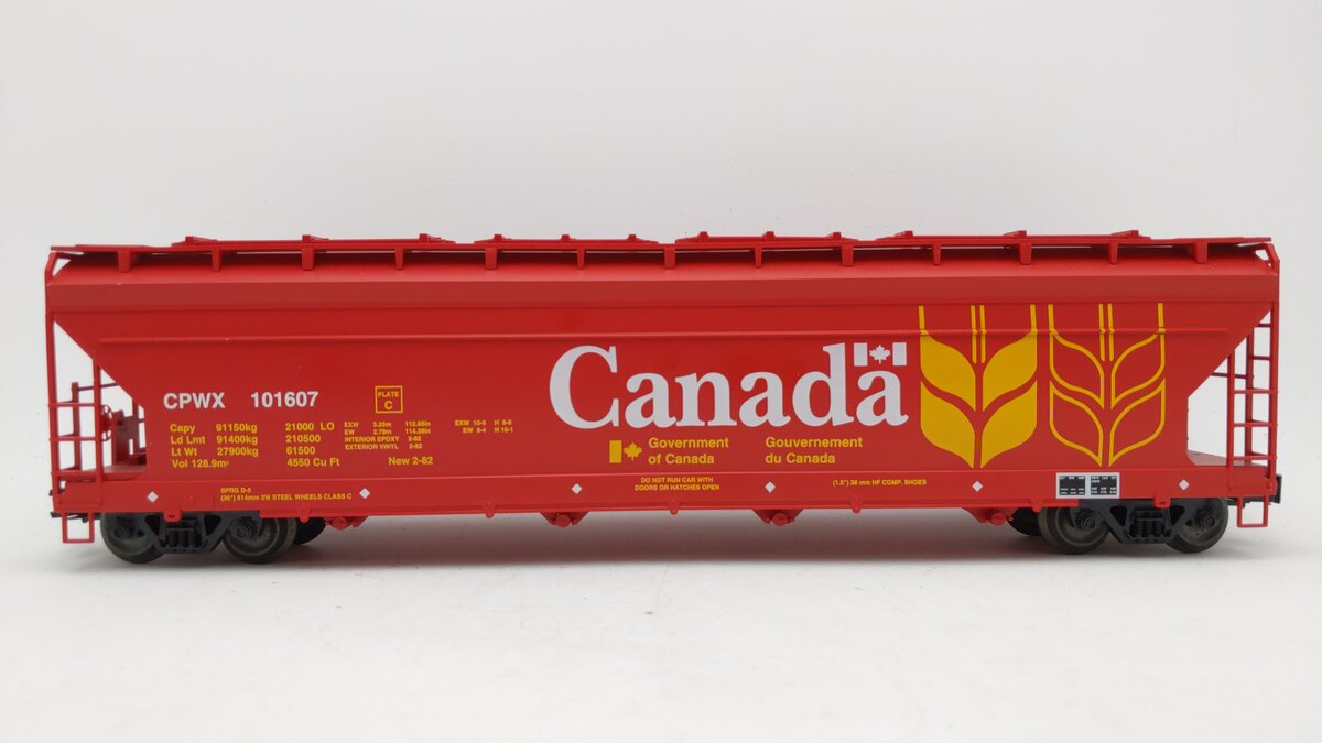 Weaver 101607 Canada 4-Bay Covered Hopper LN