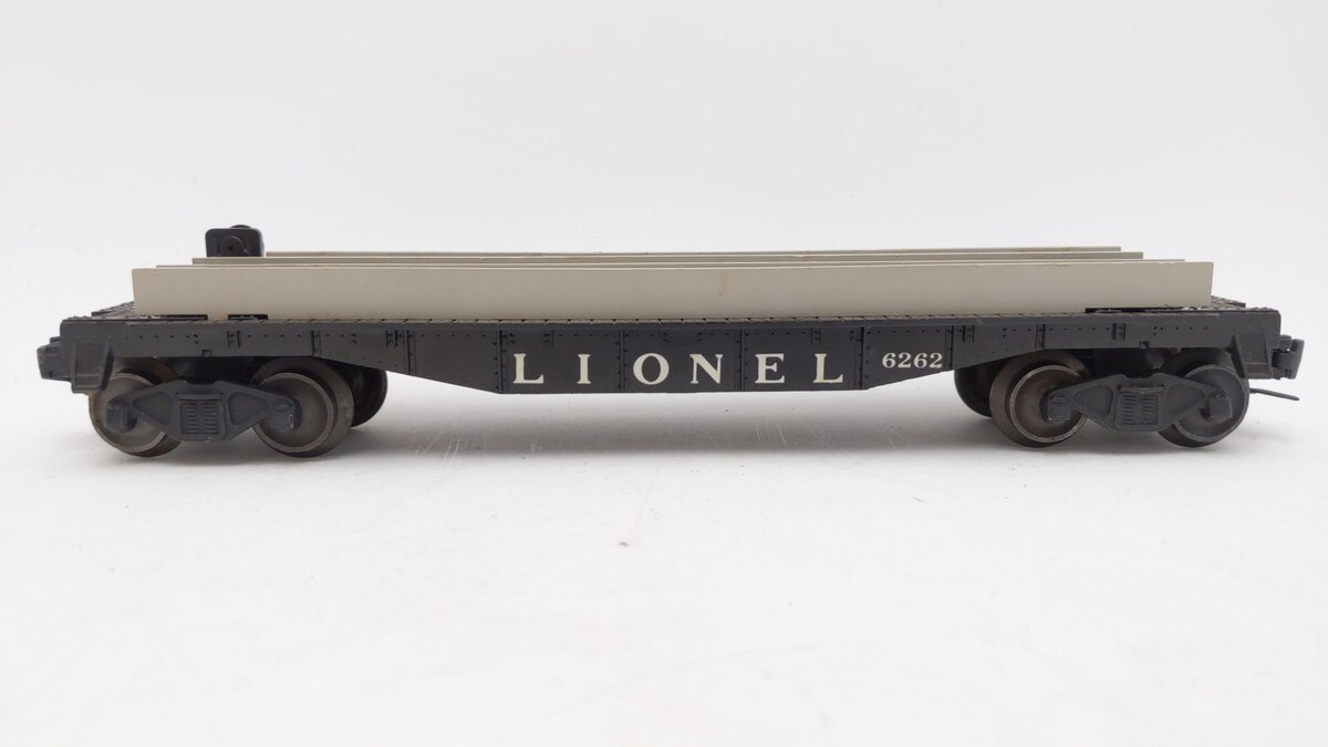 Lionel 6262 Vintage O Flatcar with Wheel Sets (No Wheels) EX