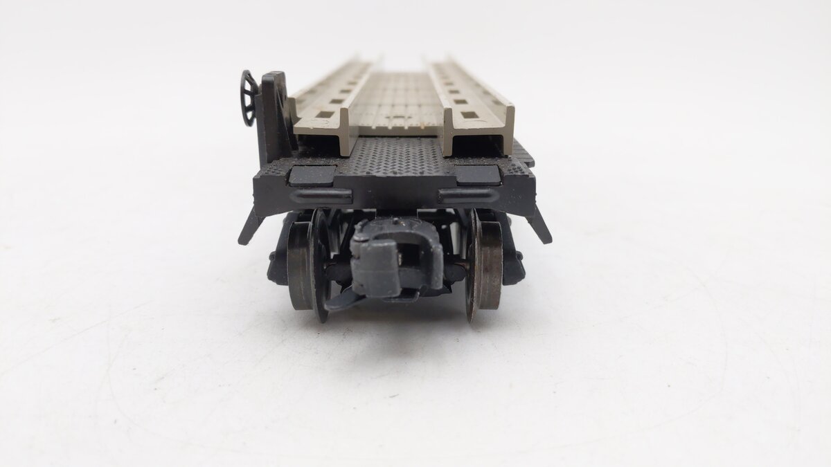 Lionel 6262 Vintage O Flatcar with Wheel Sets (No Wheels) EX