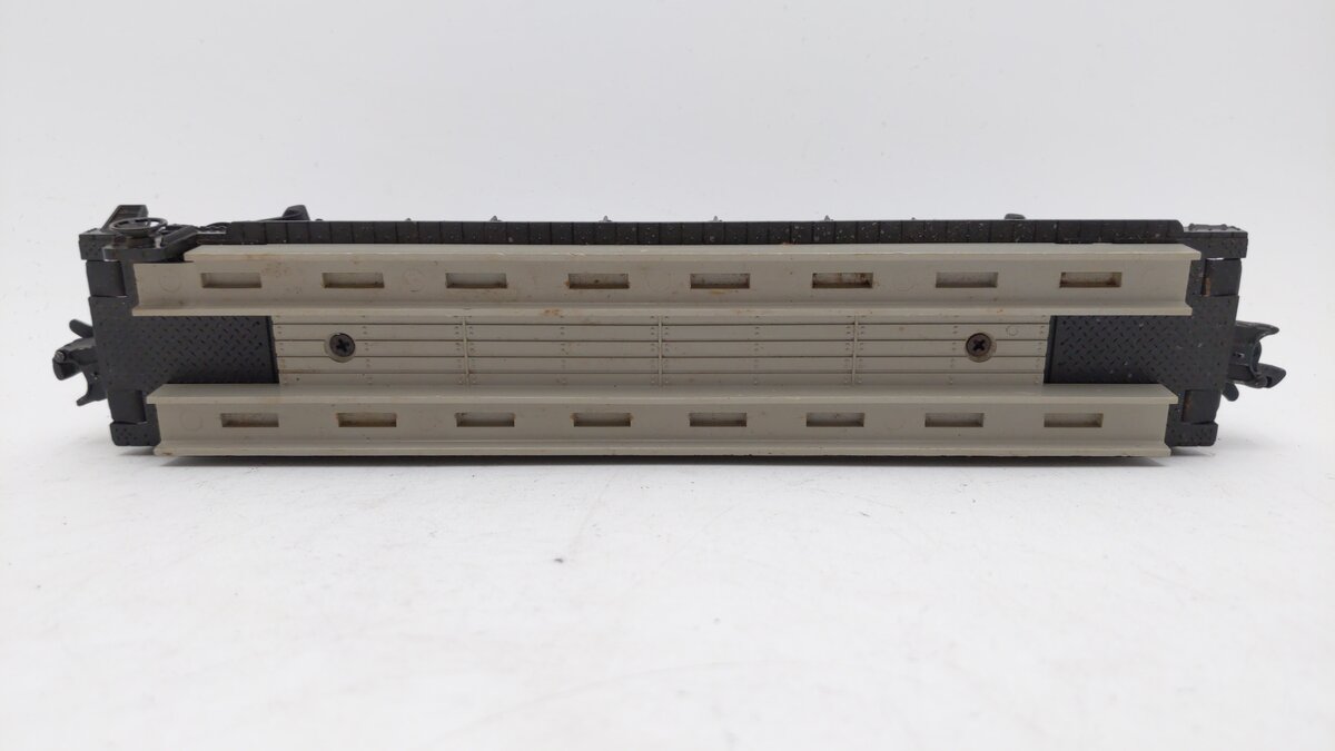 Lionel 6262 Vintage O Flatcar with Wheel Sets (No Wheels) EX