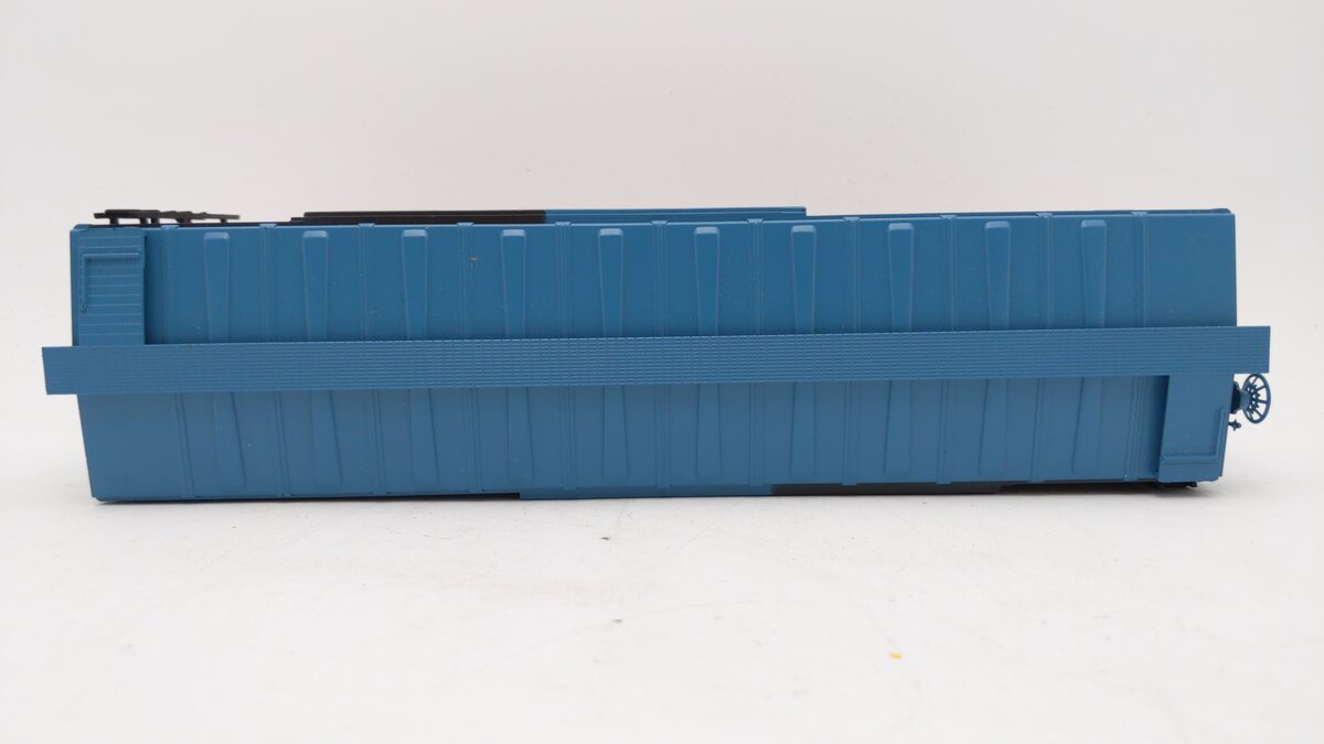 Weaver 76042 Boston & Maine Blue Box Car EX
