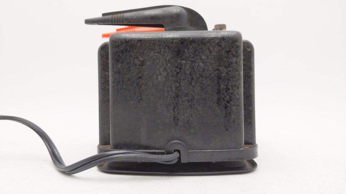 Lionel 1033 Vintage O 90 Watt Transformer w/ Whistle VG