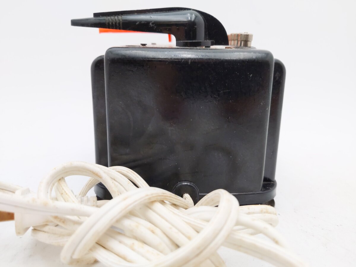 Lionel 1033 Vintage O 90 Watt Transformer w/ Whistle VG