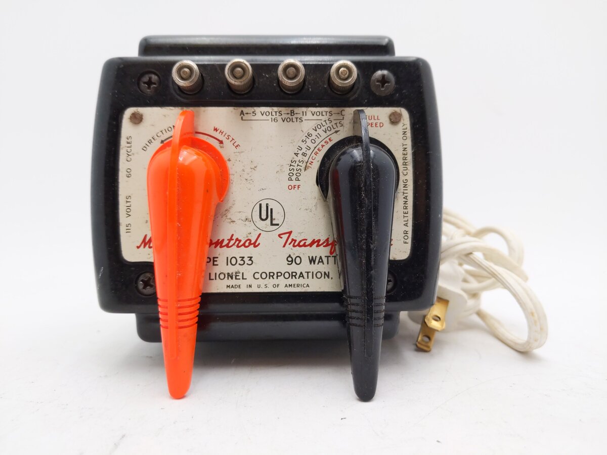 Lionel 1033 Vintage O 90 Watt Transformer w/ Whistle VG