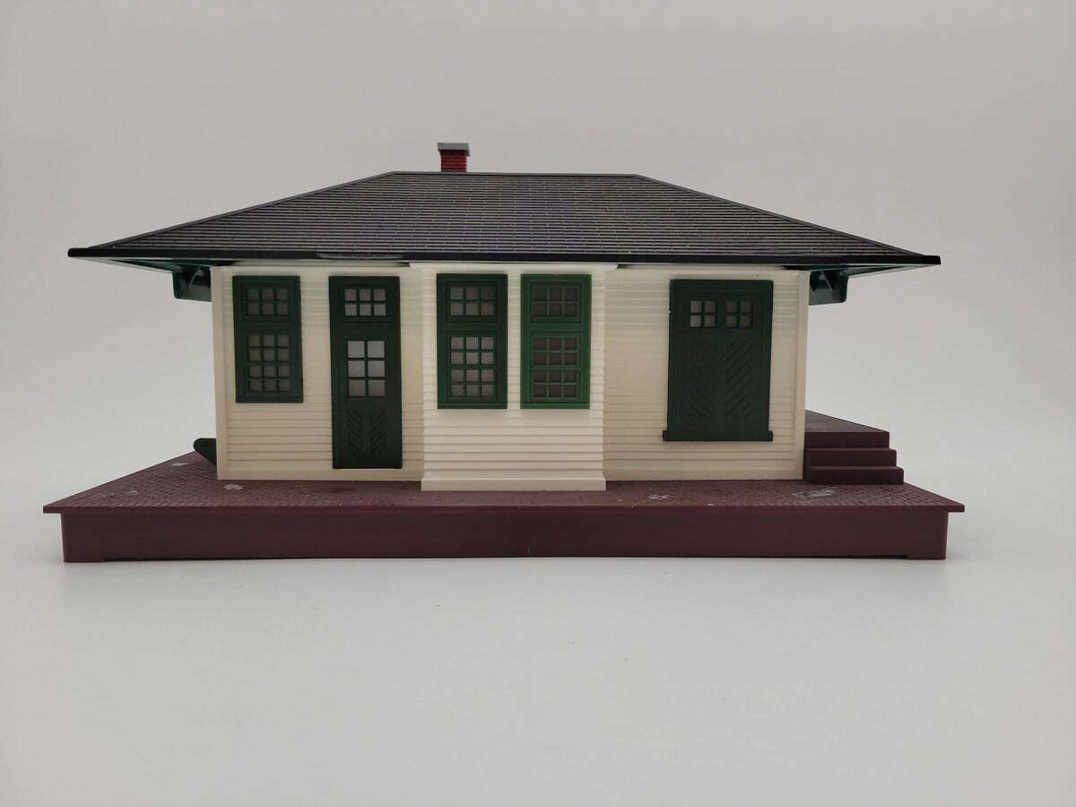 Lionel 6-2133 O Scale Illuminated Freight Station Assembled/Box