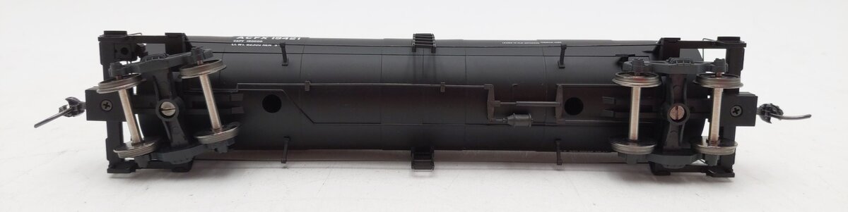 Atlas 1559-3 HO Scale Olin-Mathieson 17,360 Gallon Tank Car #19421 EX/Box