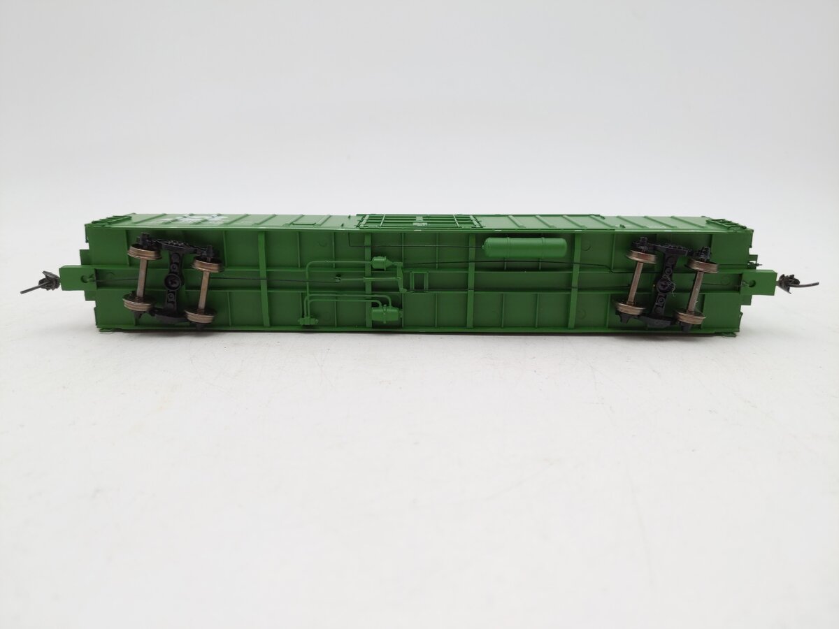 Erm 1055B HO Scale Burlington Northern 12' Door Beer Car #747499 EX/Box