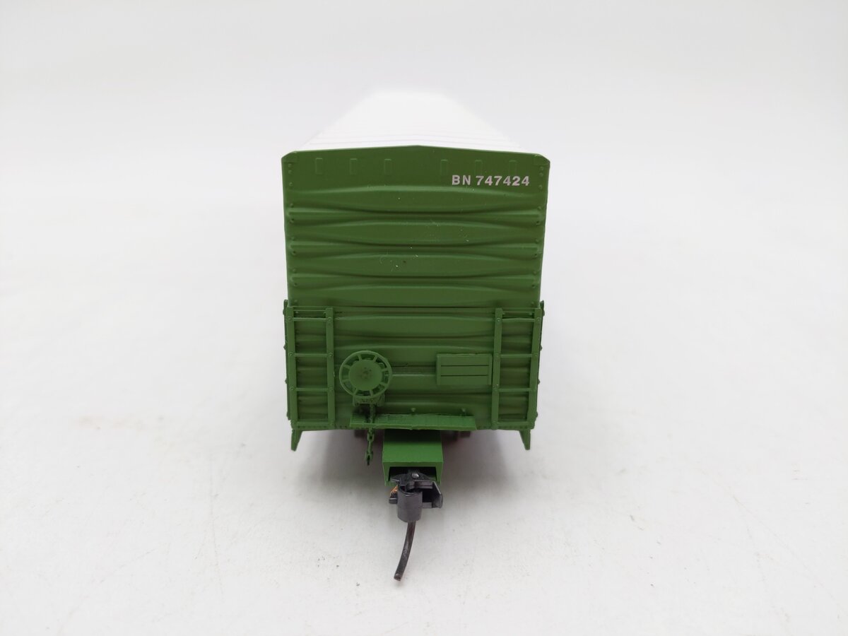 Erm 1064B HO Scale Burlington Northern 12' Door Beer Car #747424 EX/Box